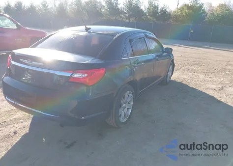 2013 Chrysler 200 Lx z USA, uszkodzony, nr VIN 1C3CCBAB2DN735849